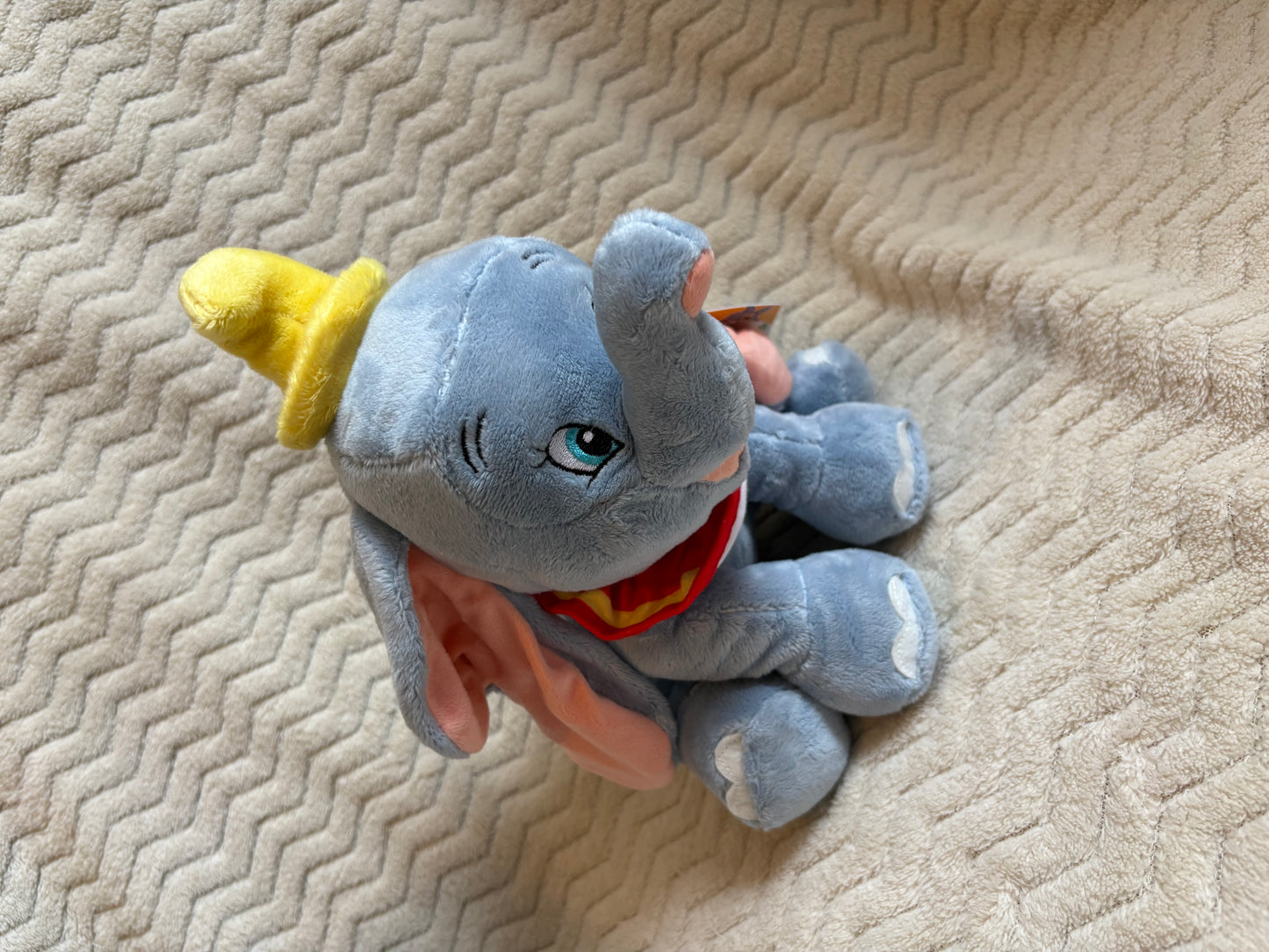 DISNEY - Dumbo Plush - 25cm