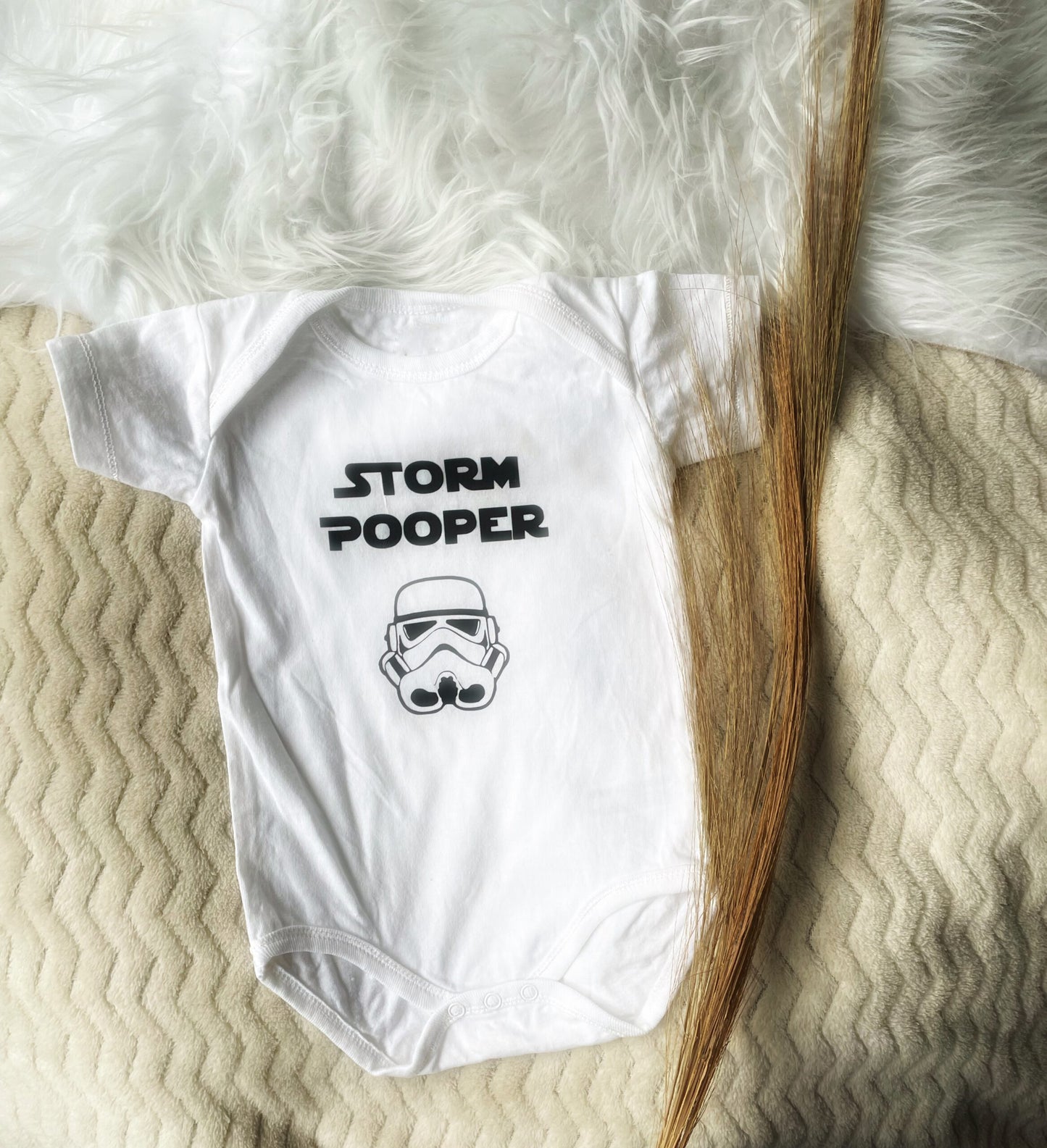 Romper Storm pooper