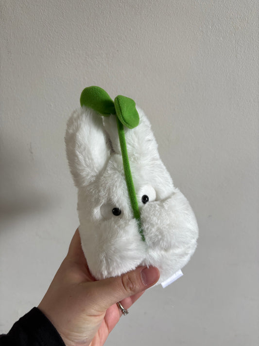 MY NEIGHBOUR TOTORO - White Totoro with leaf - Nakayoshi Plush